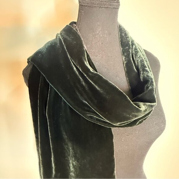 DANIER Black Velvet Scarf Dark Emerald Green Silk Shawl - Picture 3 of 9